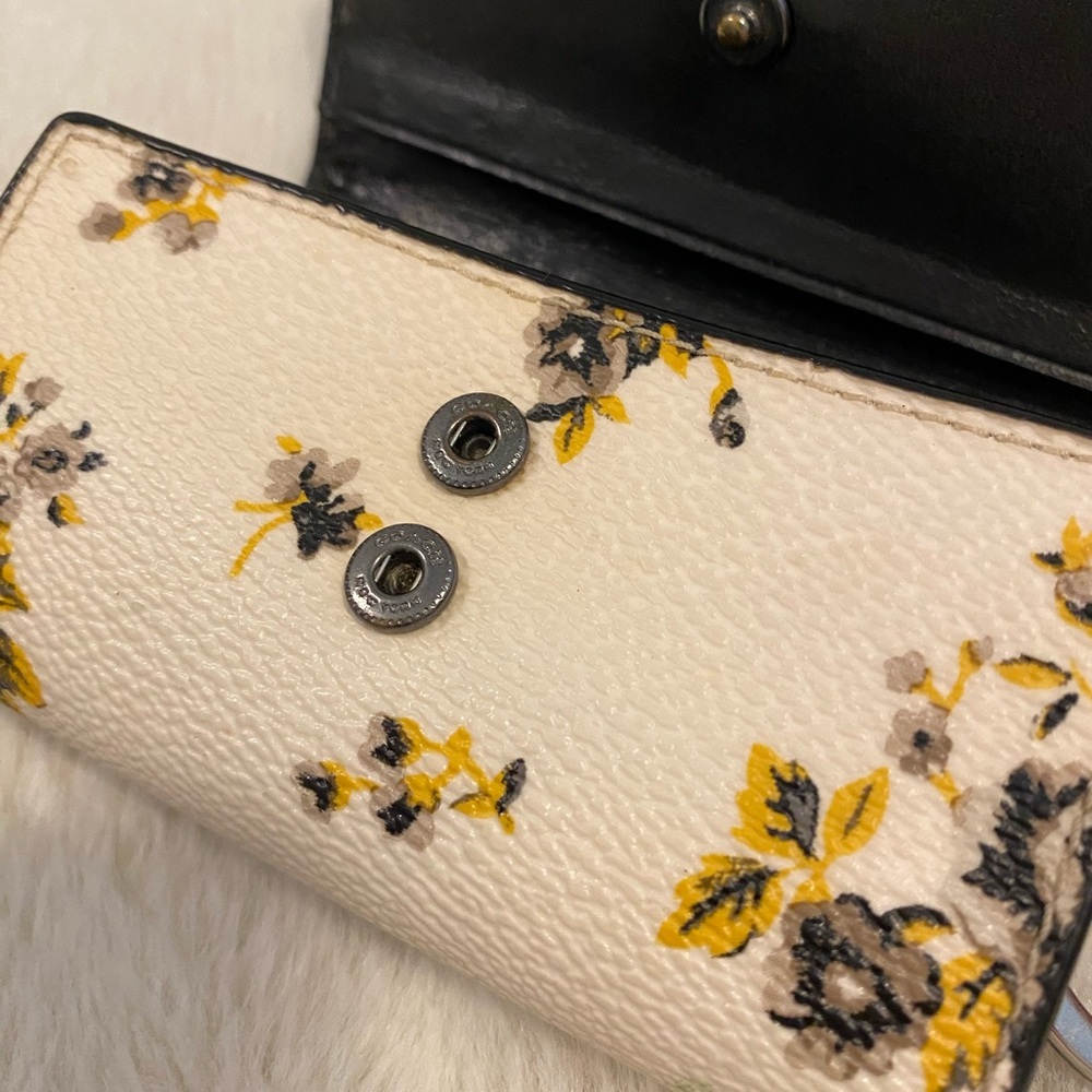 ‘Not Your Puppet’ Hand-Painted Coach Keyholder - Picture 11 of 13